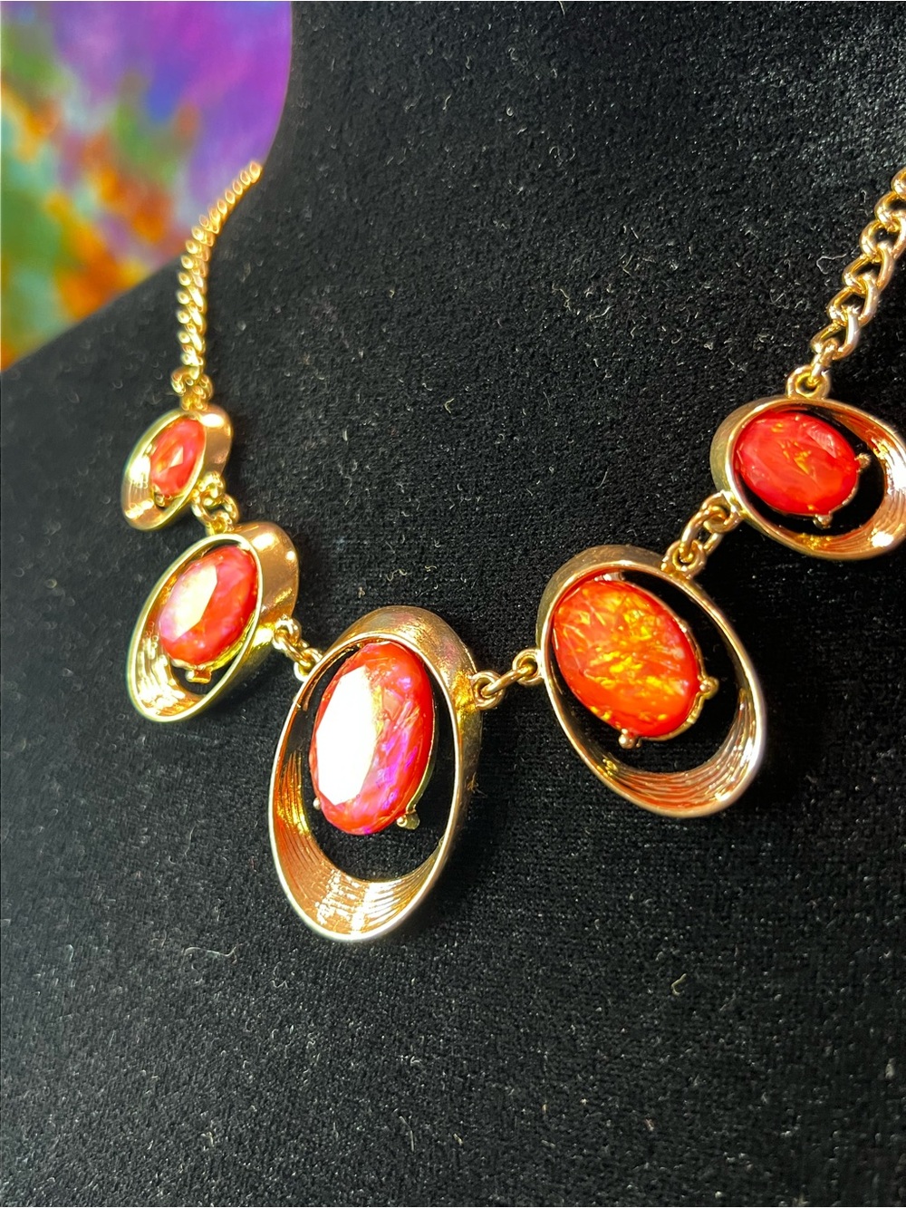 Vintage Gold-Tone coral Oval Statement Necklace